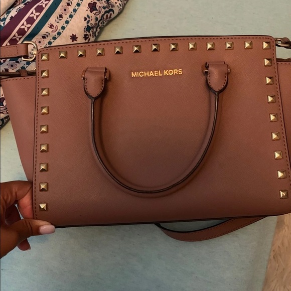 Michael Kors Handbags - Mauve Michael Kors Crossbody Purse